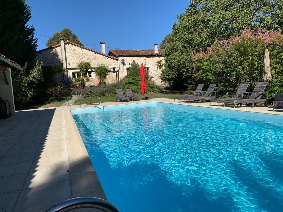 Uniquely Private Holiday Villa In The Charente Puyreaux Buitenkant foto