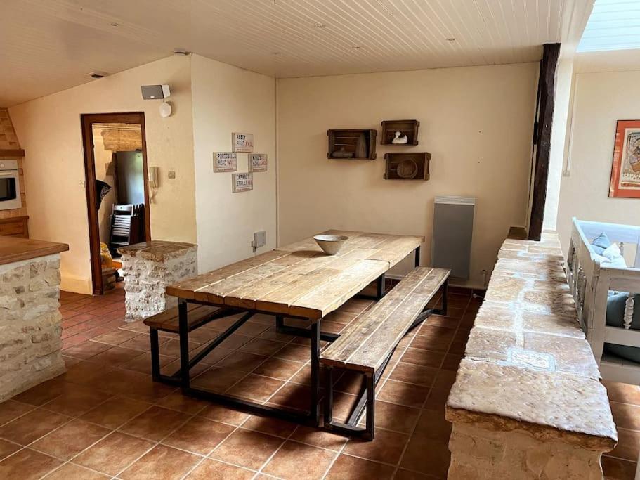 Uniquely Private Holiday Villa In The Charente Puyreaux Buitenkant foto
