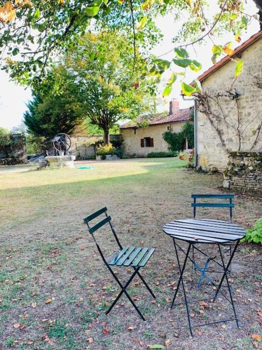Uniquely Private Holiday Villa In The Charente Puyreaux Buitenkant foto